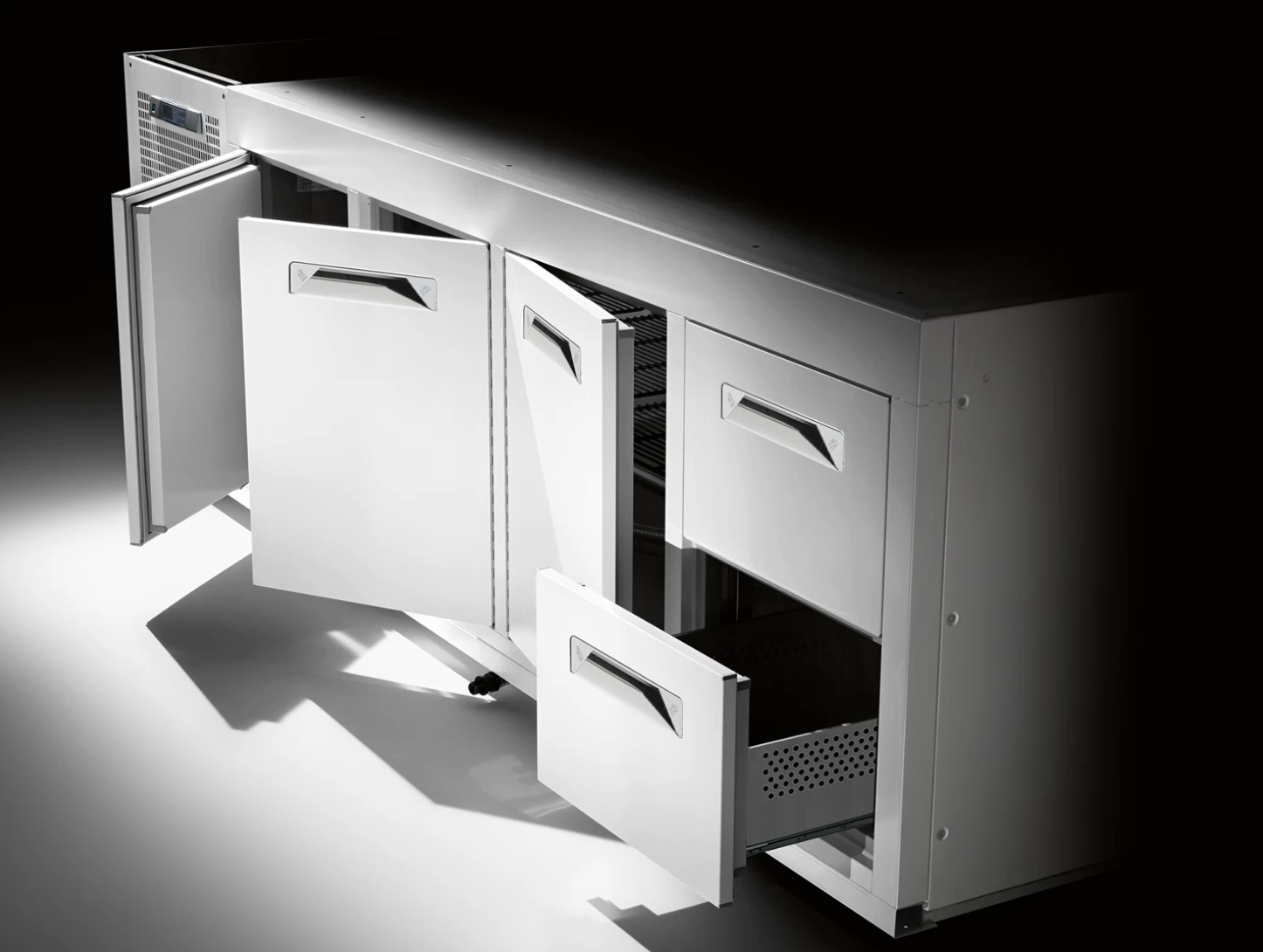 Banco bar refrigerato statico BBL2500AB4P con predisposizione per bancalina 